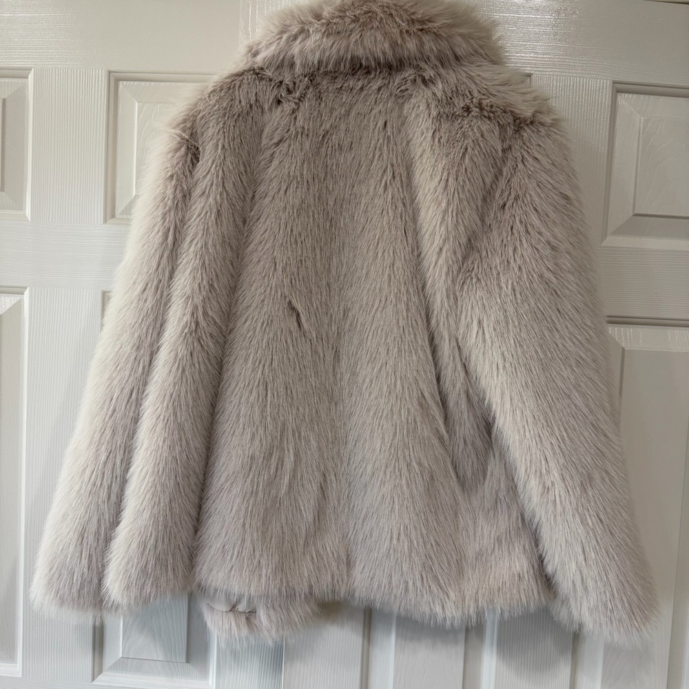 Brand New with tags Zara Beige White Faux Fur Coat Jacket Size XL - Picture 3 of 11